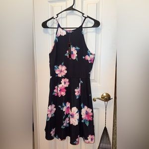 Monteau navy/floral dress NWT. Size M